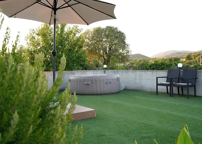 펜션 Family Tree Sibenik *